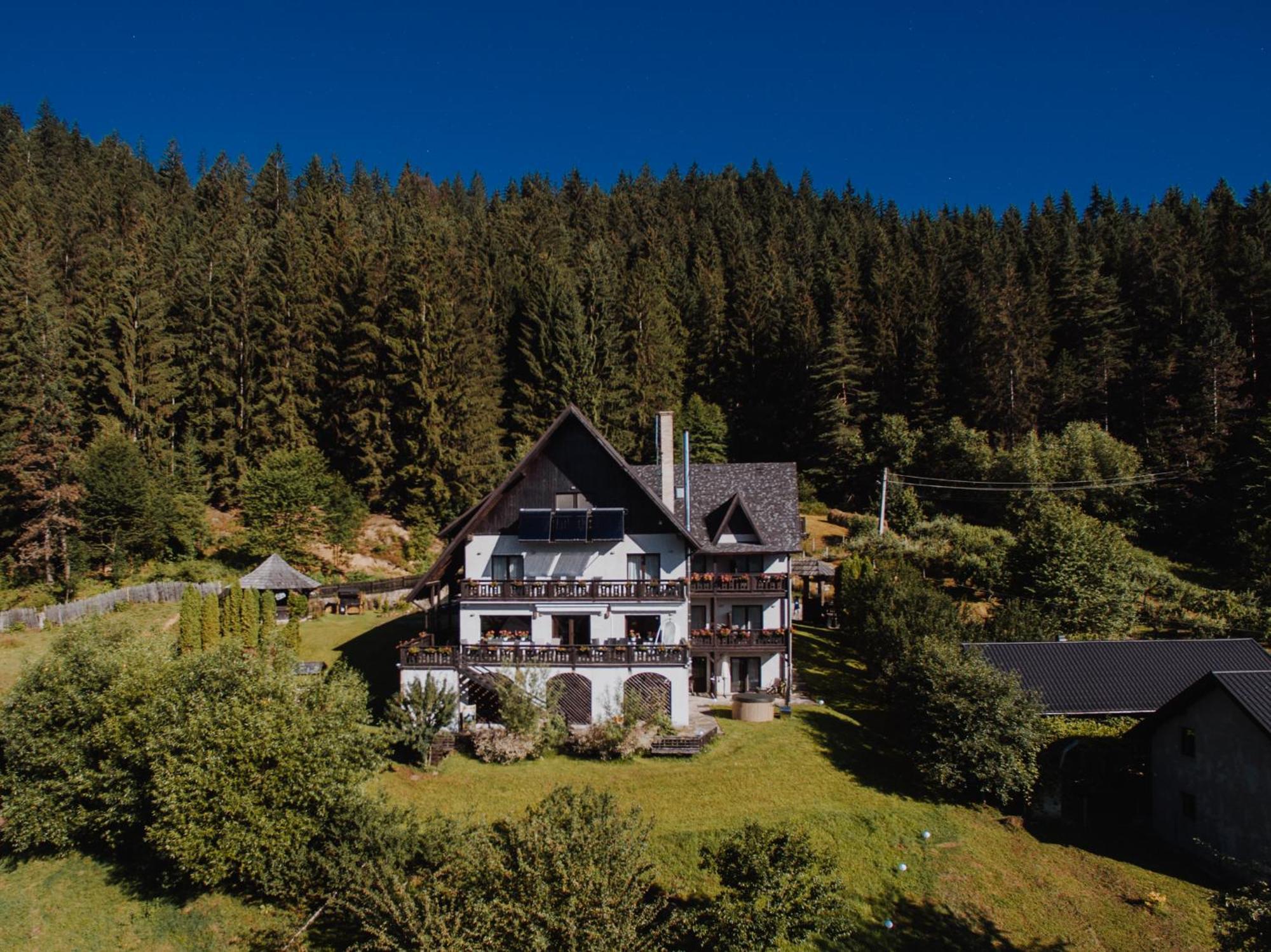 Bucovina Lodge Pension Vama  Exteriör bild
