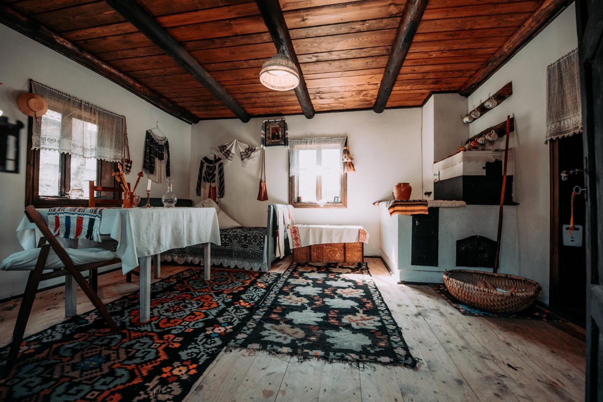 Bucovina Lodge Pension Vama  Exteriör bild